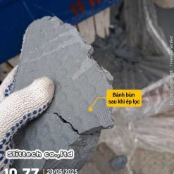 Bánh bùn sau khi máy ép lọc